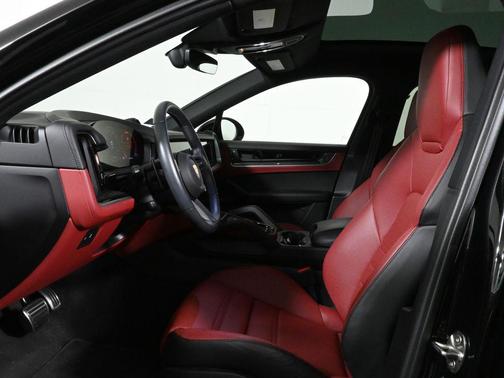 2025 Porsche Cayenne S