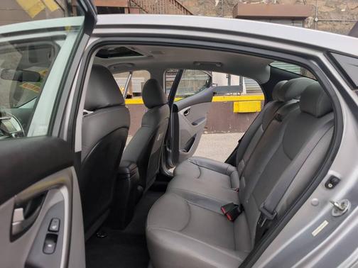 2012 Hyundai ELANTRA Limited
