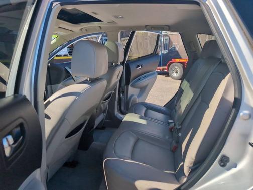 2011 Nissan Rogue SV