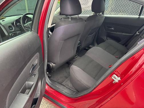 Burgundy 2013 Chevrolet Cruze 1LT