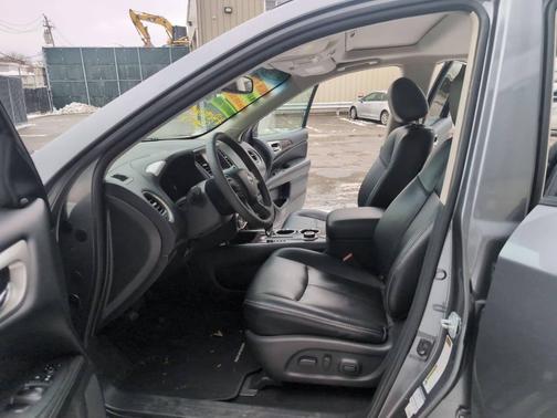 2015 Nissan Pathfinder SL