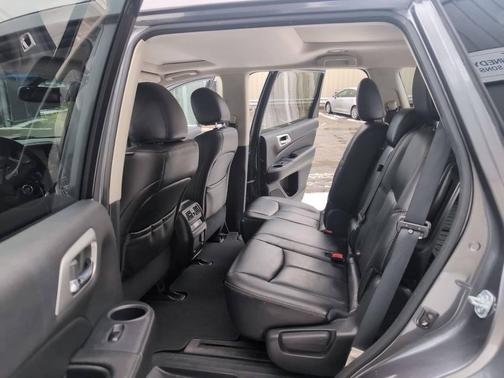 2015 Nissan Pathfinder SL