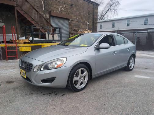 2013 Volvo S60 T5