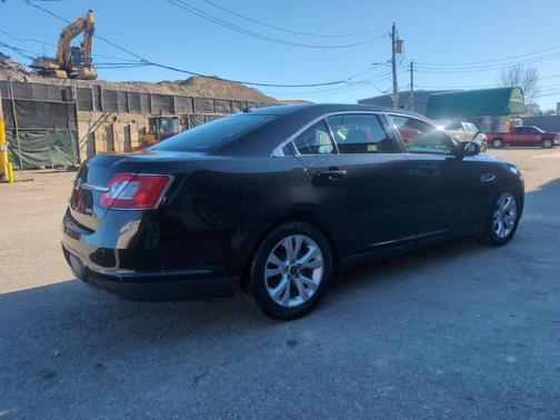 2011 Ford Taurus SEL 4dr Sedan