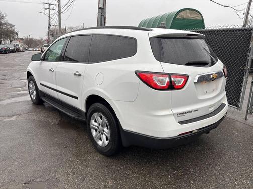 2017 Chevrolet Traverse LS