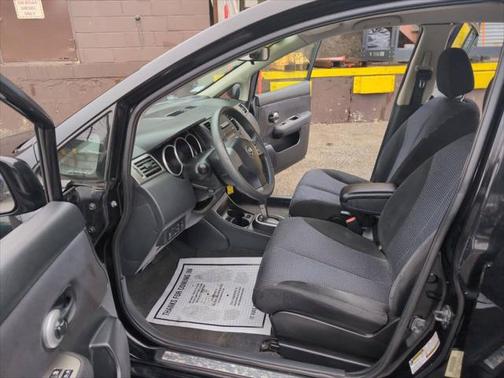 2010 Nissan Versa 1.8 SL