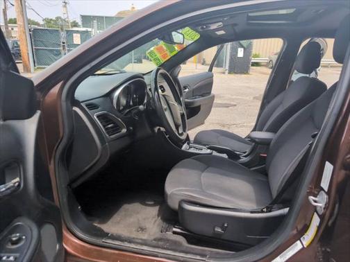 2013 Chrysler 200 Touring