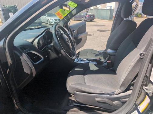 2012 Dodge Avenger SE 4dr Sedan