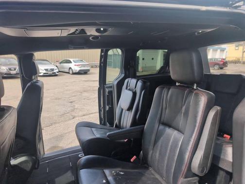 Black 2019 Dodge Grand Caravan GT