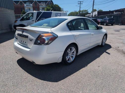 2010 Nissan Altima 3.5 SR