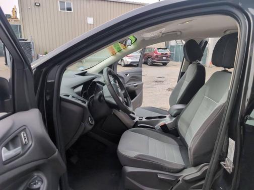 Black 2013 Ford Escape SE