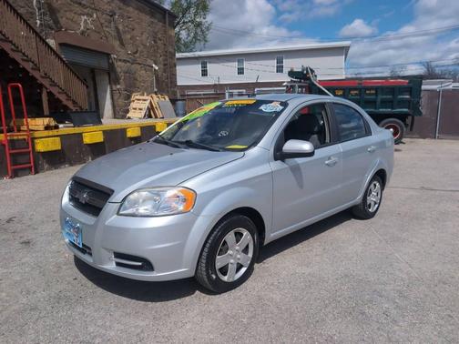 Medium Gray 2011 Chevrolet Aveo LT