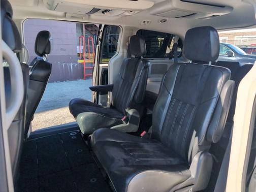 2014 Chrysler Town & Country Touring-L