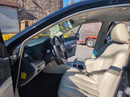 2012 Subaru Outback 2.5i Premium