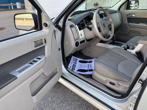 2009 Mercury Mariner V6 4dr SUV