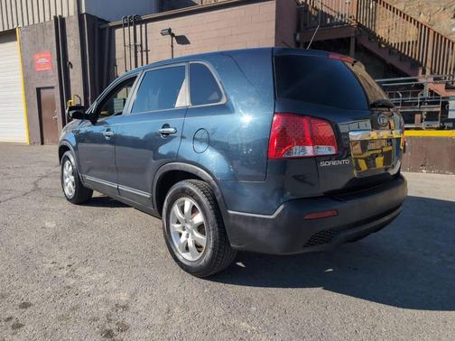 2012 Kia Sorento LX