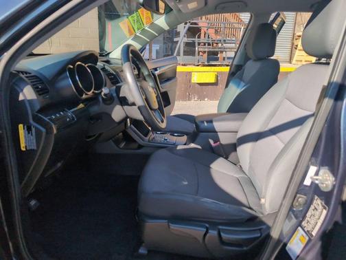 2012 Kia Sorento LX