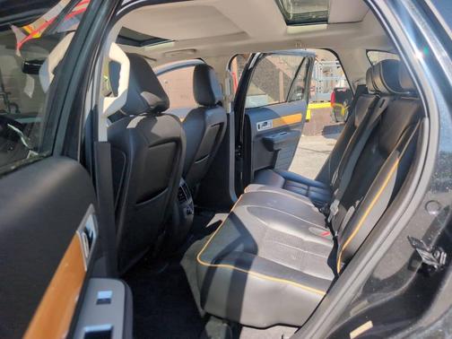 Tuxedo Black Metallic 2010 Lincoln MKX Base