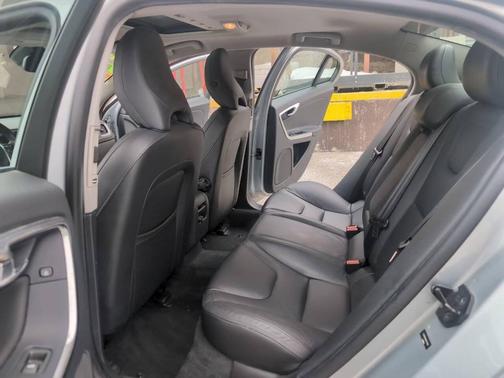Silver 2013 Volvo S60 T5