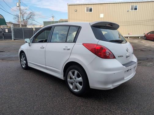 2012 Nissan Versa 1.8 SL