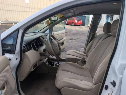 2012 Nissan Versa 1.8 SL