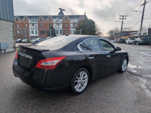 2010 Nissan Maxima SV