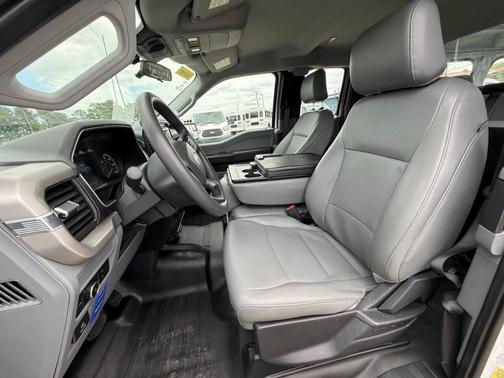 White 2022 Ford F-150 XL