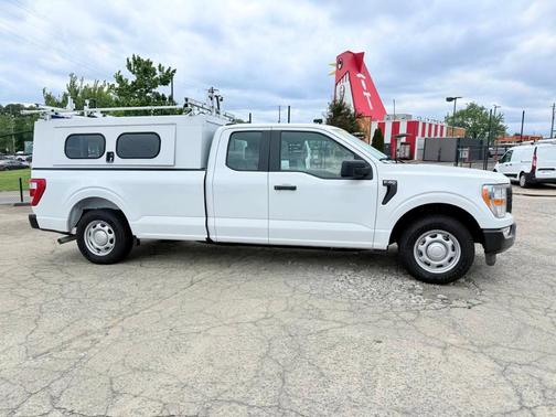 White 2022 Ford F-150 XL