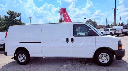 Summit White 2018 Chevrolet Express 3500 Work Van
