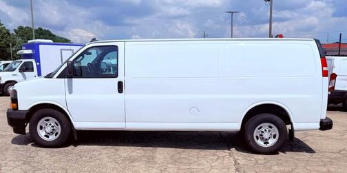 Summit White 2018 Chevrolet Express 3500 Work Van
