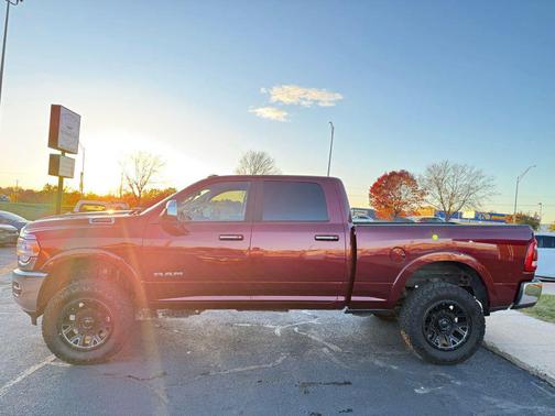 2022 RAM 2500 Laramie Crew Cab 4x4 6'4' Box