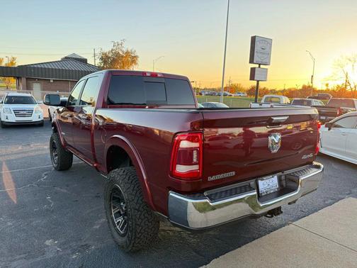 2022 RAM 2500 Laramie Crew Cab 4x4 6'4' Box
