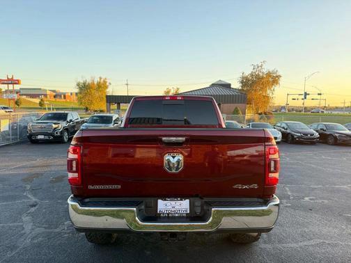 2022 RAM 2500 Laramie Crew Cab 4x4 6'4' Box