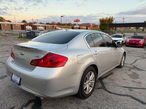 2013 INFINITI G37x Base