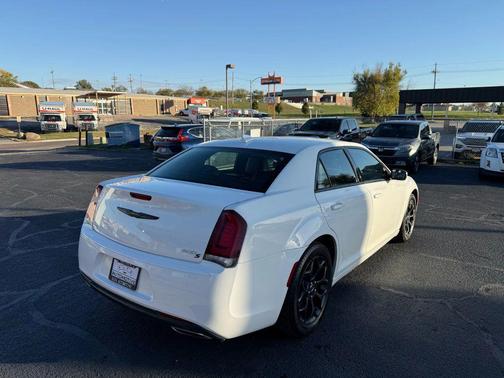 2019 Chrysler 300 S