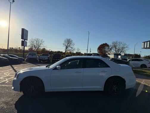 2019 Chrysler 300 S