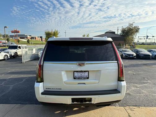 White 2016 Cadillac Escalade Platinum