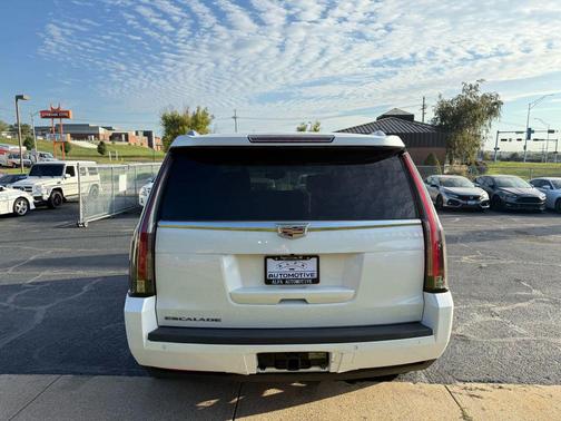 2016 Cadillac Escalade Platinum