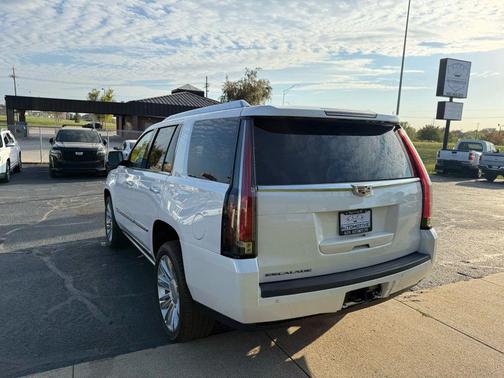 2016 Cadillac Escalade Platinum