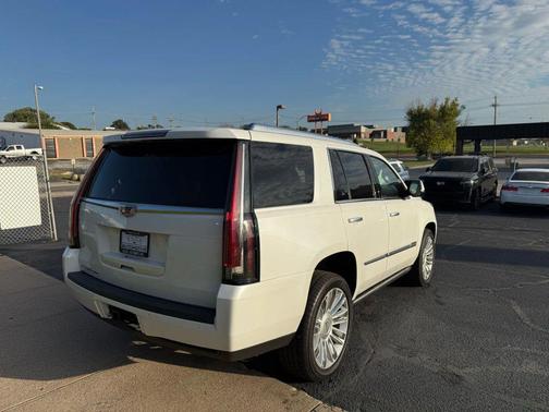 2016 Cadillac Escalade Platinum