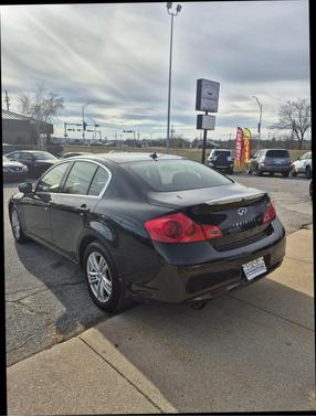 2015 INFINITI Q40 Base