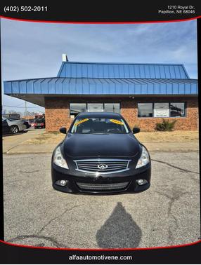 2015 INFINITI Q40 Base