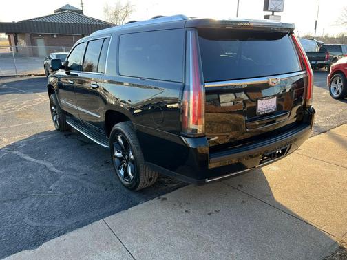 - 2015 Cadillac Escalade ESV Sport