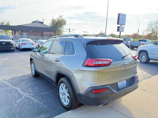 2017 Jeep Cherokee Sport