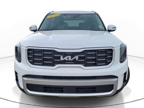 Glacial White Pearl 2023 Kia Telluride S