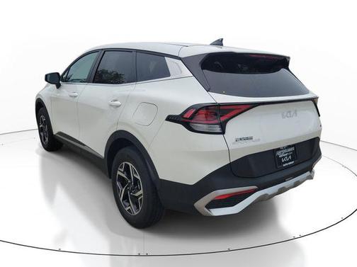 Snow White Pearl 2024 Kia Sportage LX