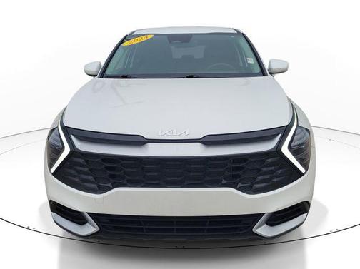Snow White Pearl 2024 Kia Sportage LX