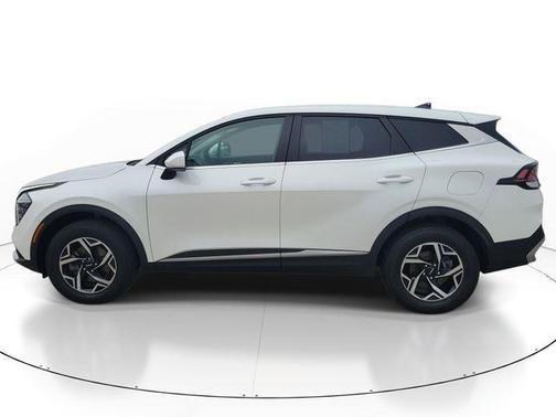 Snow White Pearl 2024 Kia Sportage LX