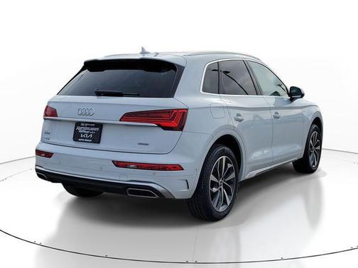 2022 Audi Q5 45 S line Prestige