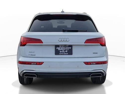 2022 Audi Q5 45 S line Prestige